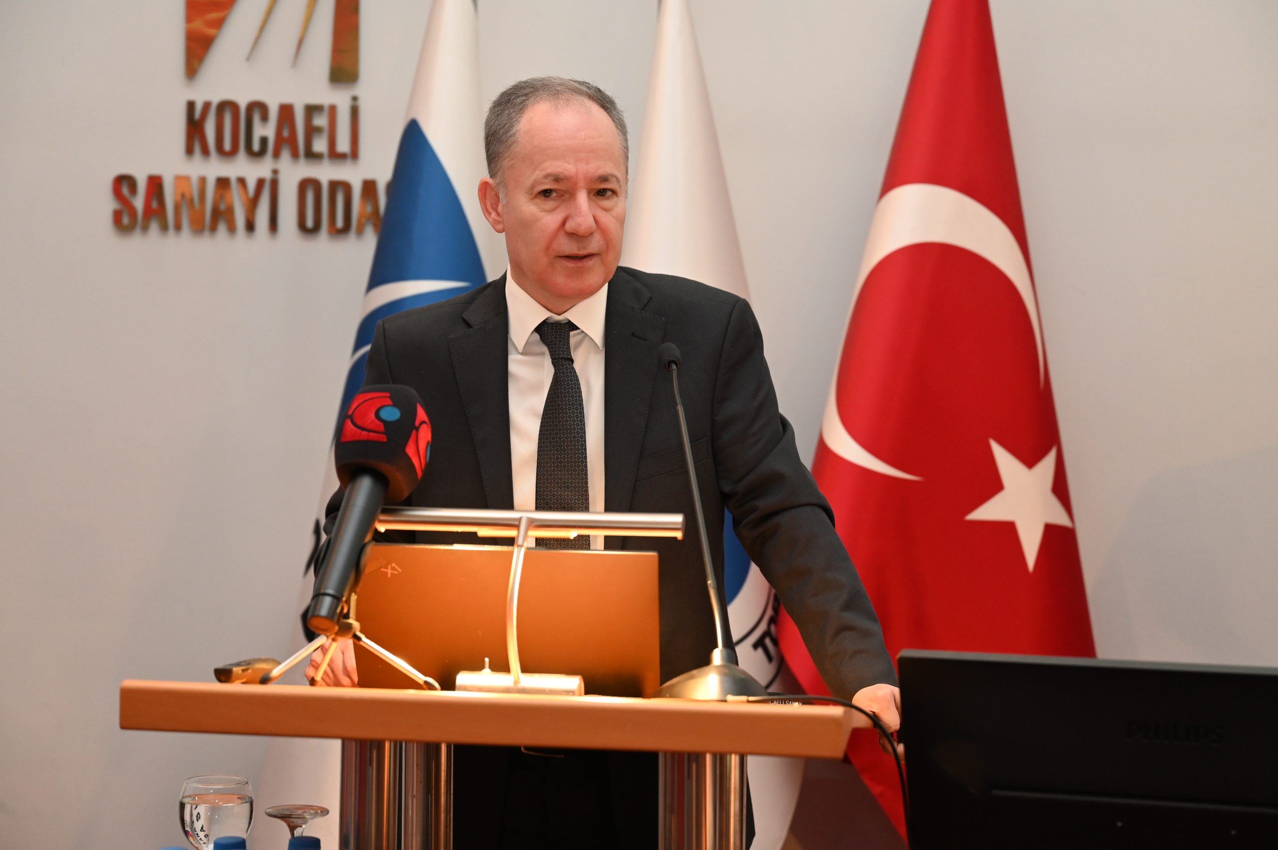 KSO Meclisine Türk Loydu Vakfı Yönetim Kurulu Başkanı Prof. Dr. Oral Erdoğan konuk oldu