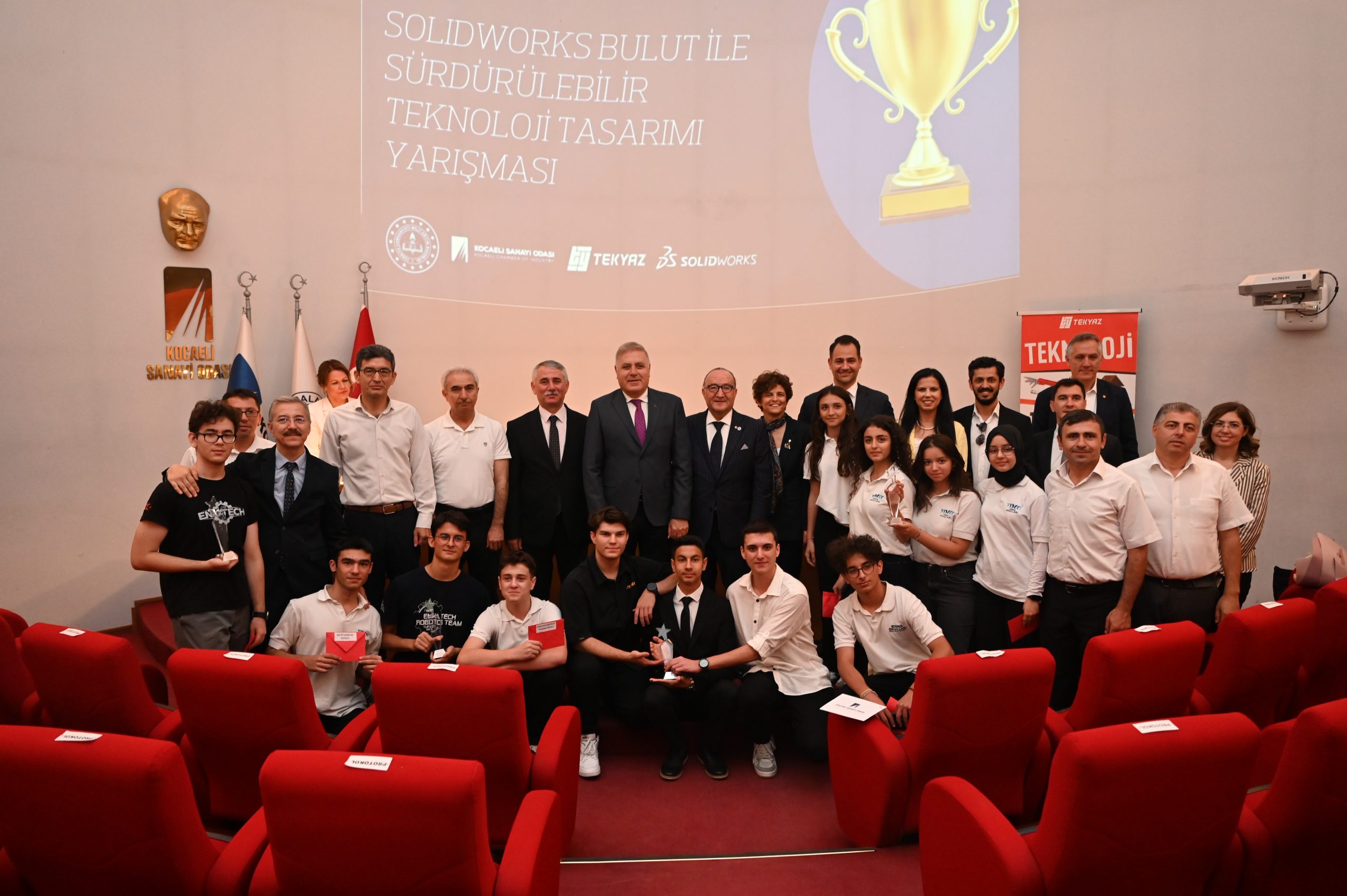 ‘Meslek Liseleri Tasarlıyor, Solidworks Bulut ile Sürdürülebilir Teknoloji Tasarımı Yarışması’nda ödüller sahiplerini buldu