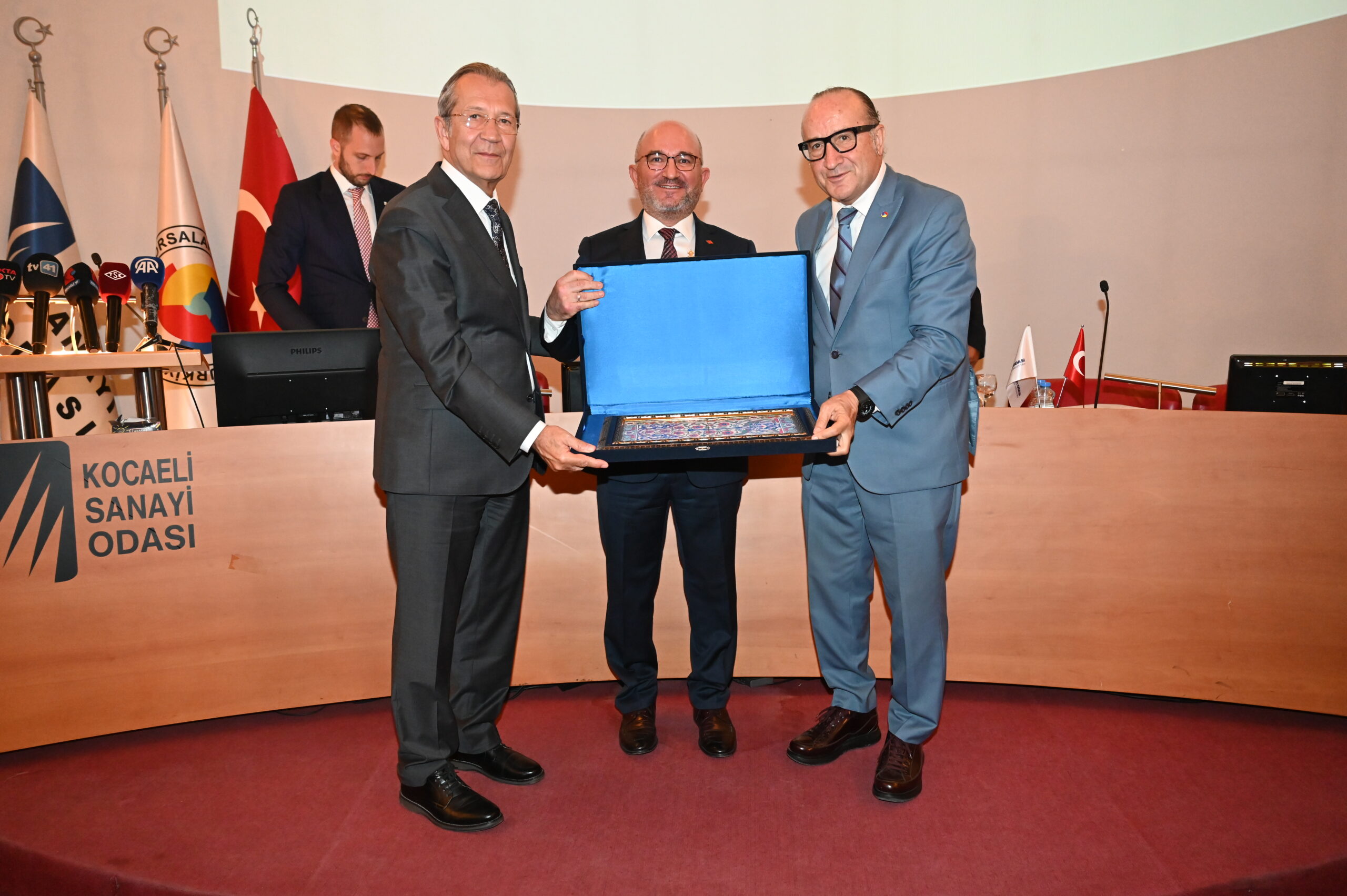 KSO Meclisine TSE Başkanı Mahmut Sami Şahin konuk oldu